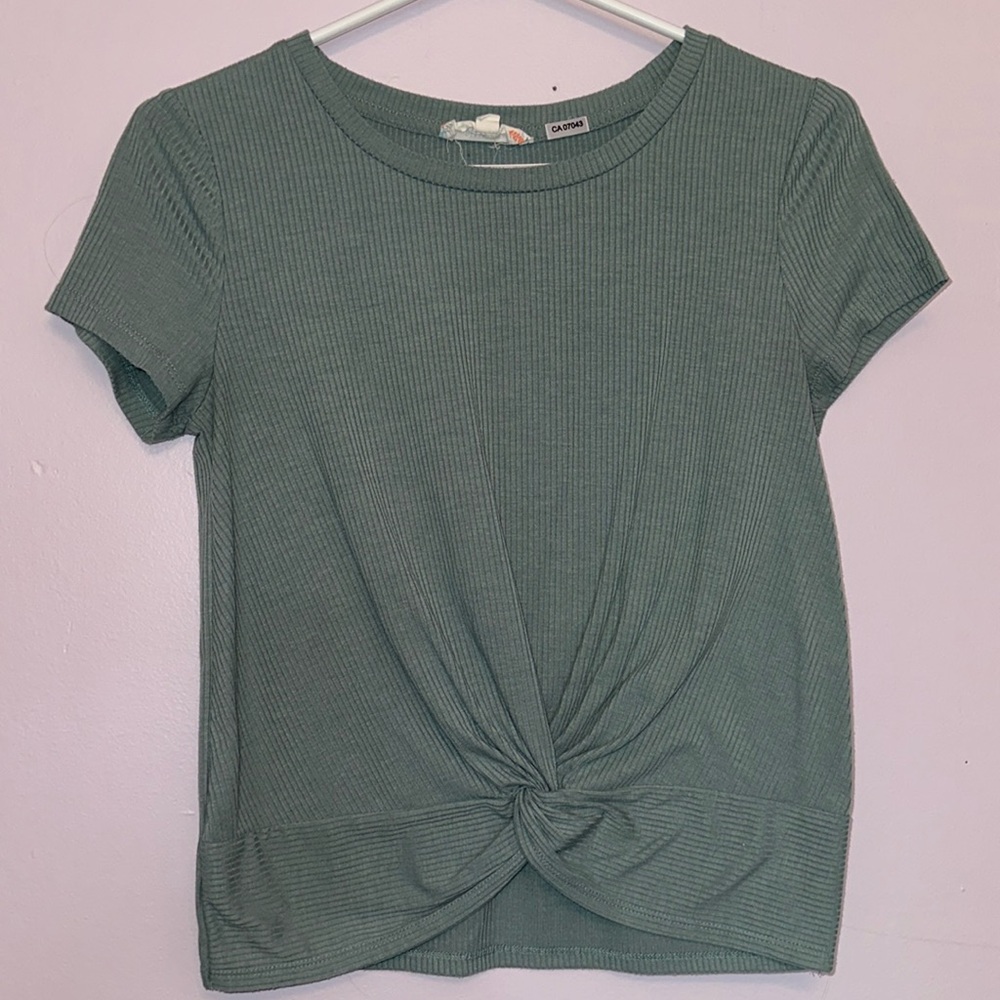 Pink Rose Ribbed Short Sleeve T-Shirt knotted front detail